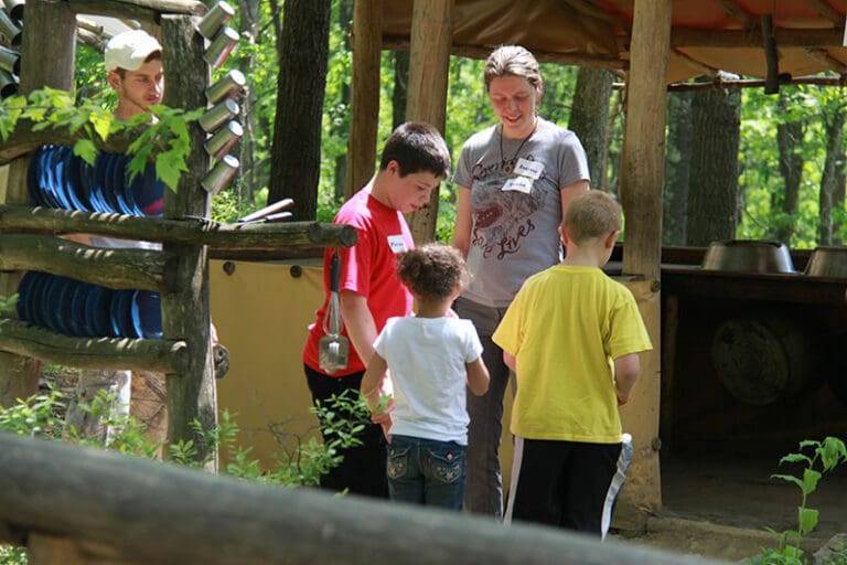 family-visiting-campsite-8595